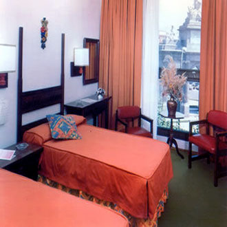 Hotel Puerta De Toledo - 4